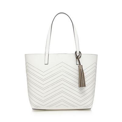 White zig zag cut-out shopper bag